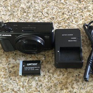 Canon PowerShot SX740 HS Digital Camera – Excellent Condition (9.9/10)